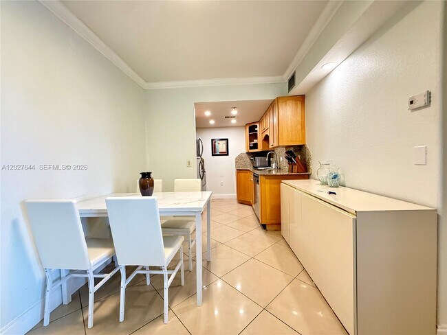 Building Photo - 20505 E Country Club Dr