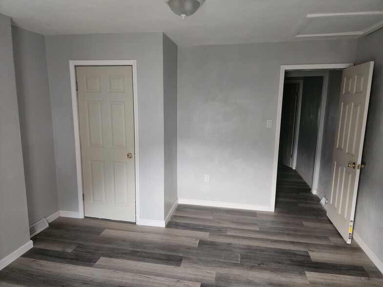 Bedroom 2 Entrance - 25 Fleetwood St