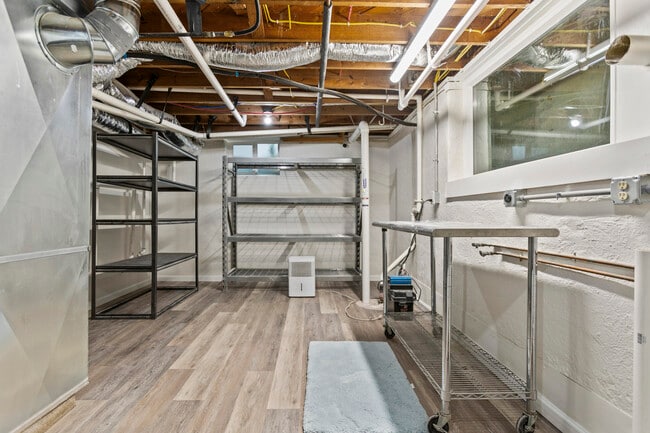 Building Photo - 549 Claymont Dr