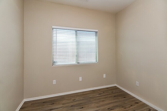 Building Photo - 4149 E Coolbrooke Dr