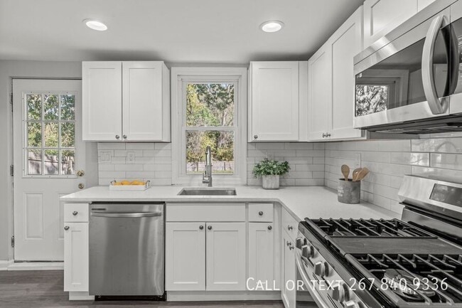 Building Photo - 16 Berkley Rd