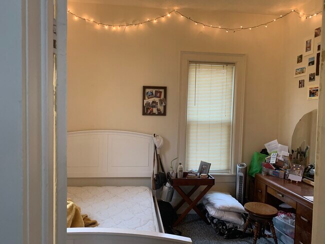 Building Photo - 446 Summit Ave