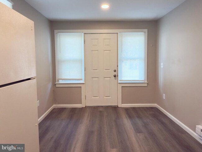 Building Photo - 31 S Main St