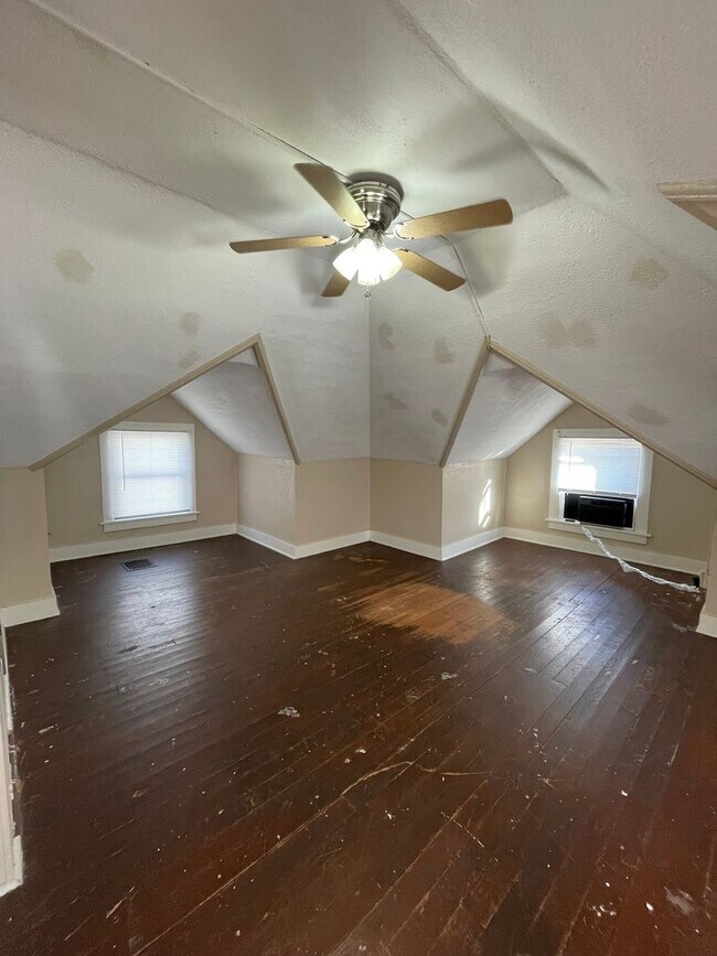 Building Photo - 1113 Constitution St