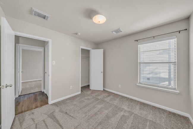 Building Photo - 9518 Milas Way