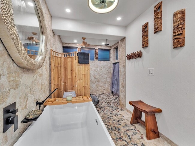 Building Photo - Oceanfront Estate: The Honolii Hale