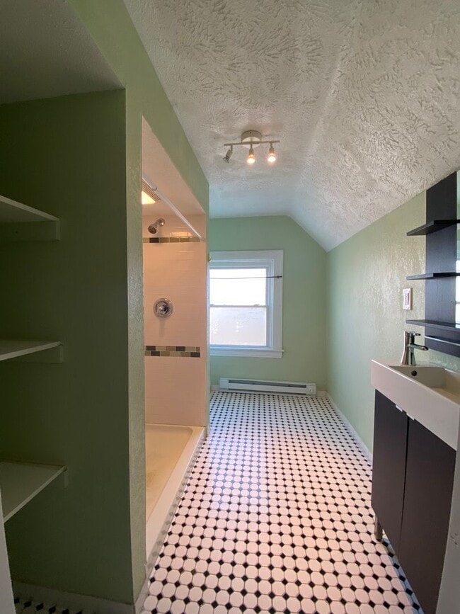 Building Photo - Now showing, Updated 3BR 2 Full Bath house...