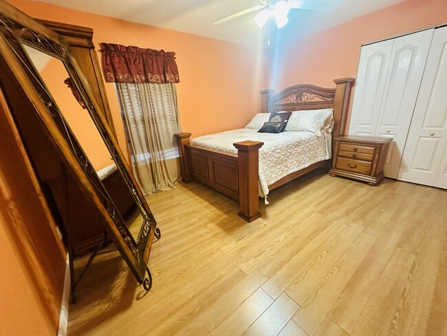 Building Photo - 13638 88th Pl N