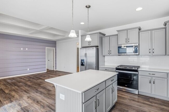 Building Photo - Experience Luxury Living in Reedy Fork