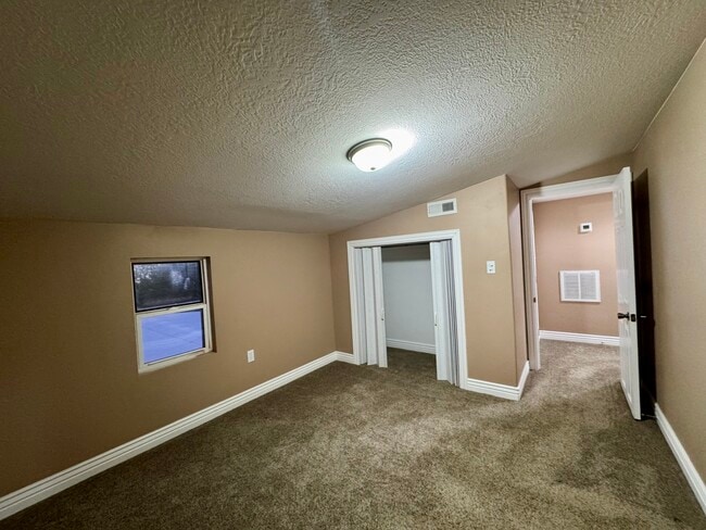 Building Photo - 781 Sherwood Dr