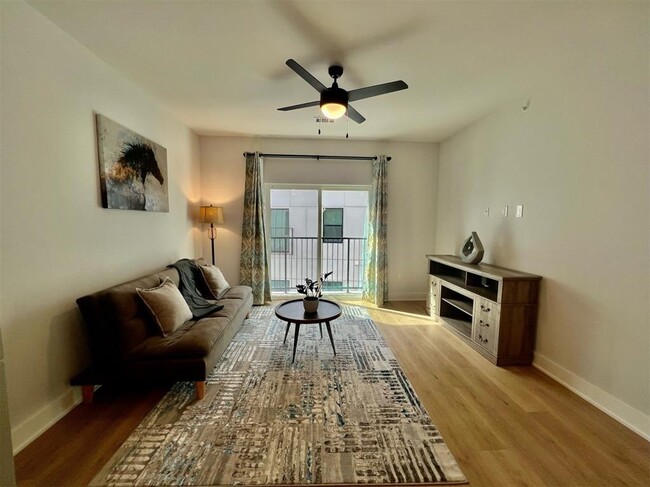 Building Photo - 2500 Longview St