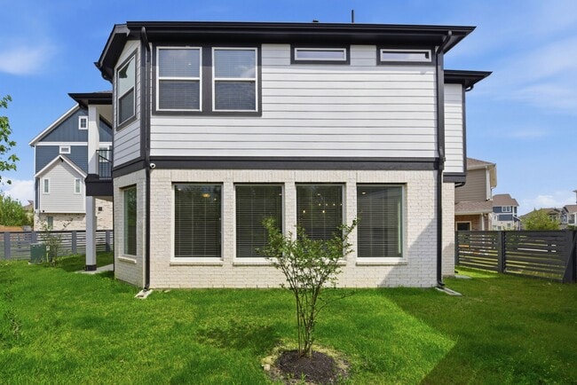 Building Photo - 15155 Colorado Bnd Pk Dr