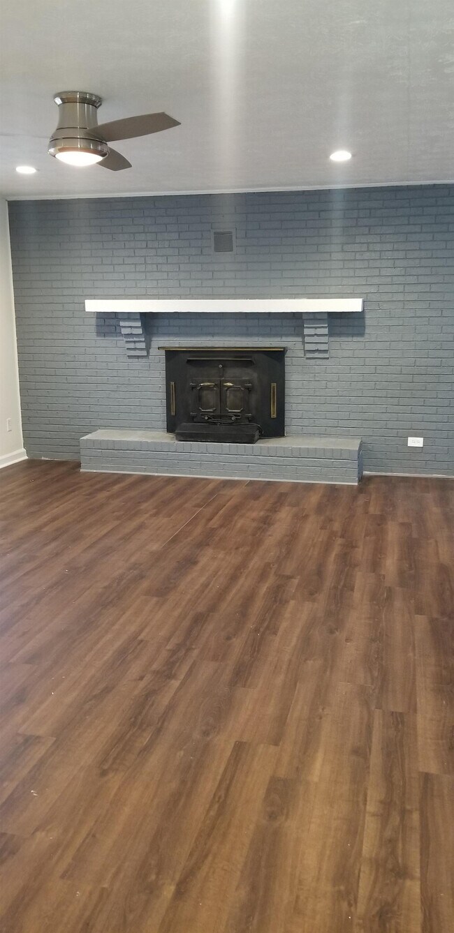 Building Photo - 871 Jefferson Dr SW