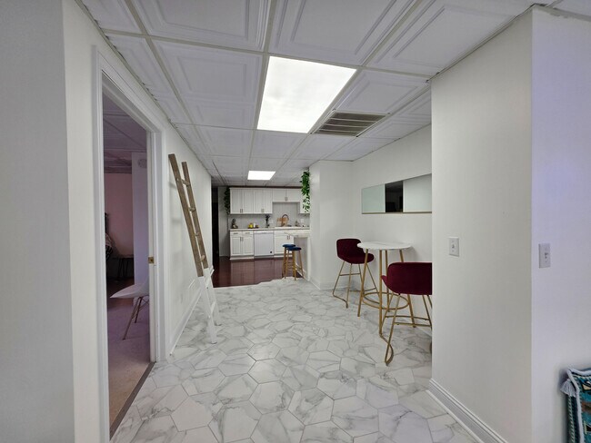 Building Photo - 3427 E Dobson Pl