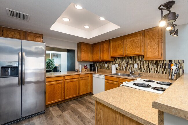 Building Photo - 2041 N 87th Way