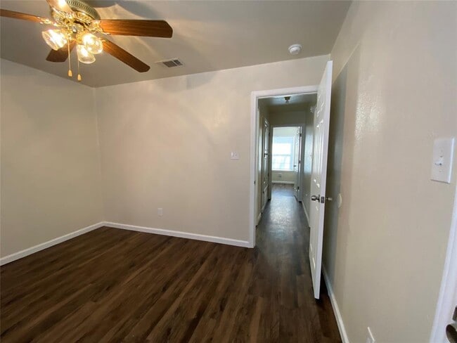 Building Photo - 1719 Short St