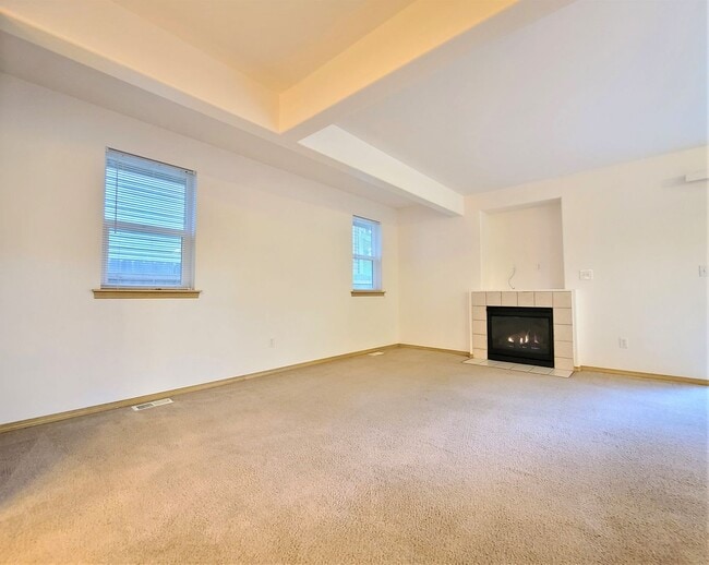 Building Photo - HudDea#7