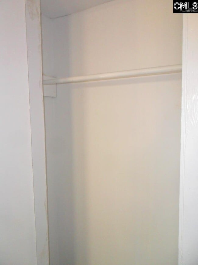 Building Photo - 1241b Johnson Ave