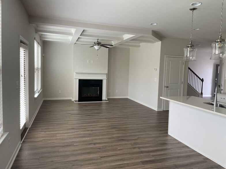 Building Photo - 2810 Aralynn Wy