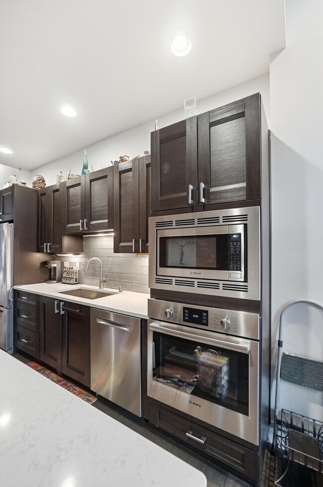 Building Photo - 408 Scott St