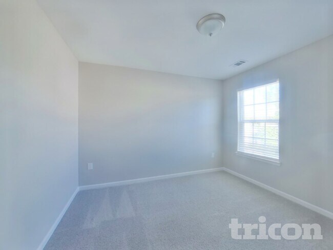 Building Photo - 2020 Universe Ct