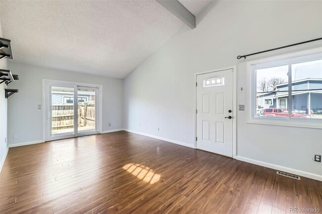 Building Photo - 608 Pheasant View Dr