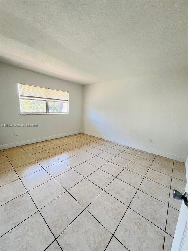 Building Photo - 8601 SW 94th St