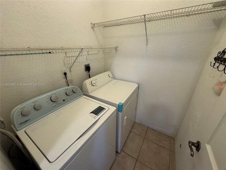 Building Photo - 12701 SW 49th Ct