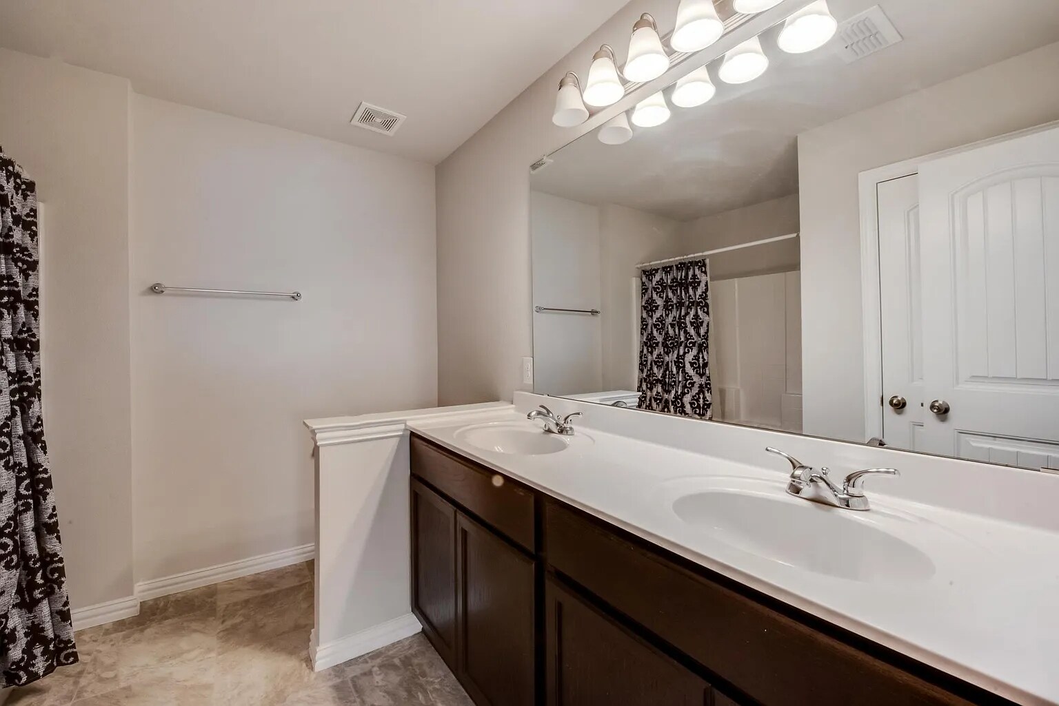 Building Photo - 1336 Glen Garden Dr