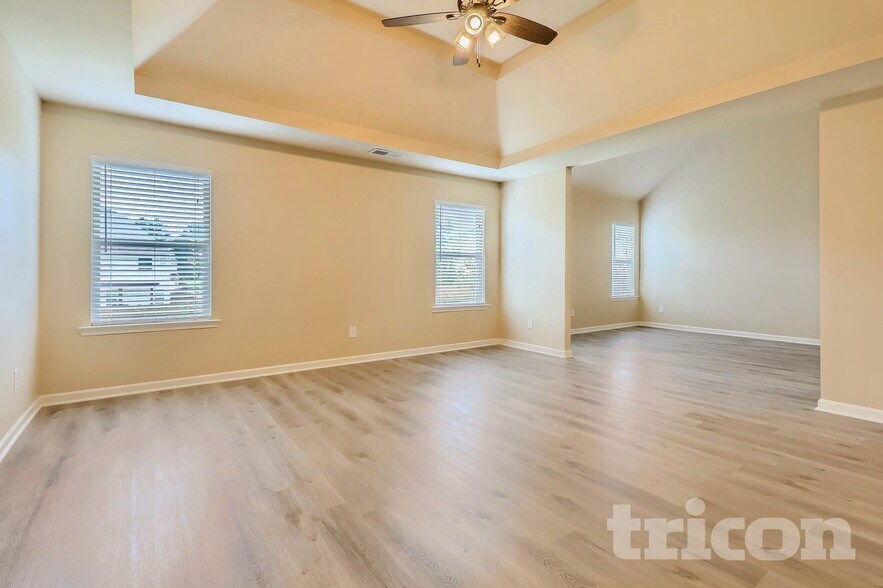 Building Photo - 135 Lindsey Terrace