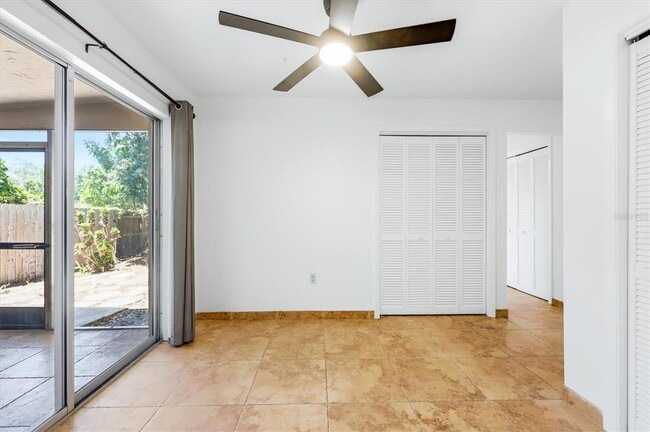 Building Photo - 2777 Dueby St