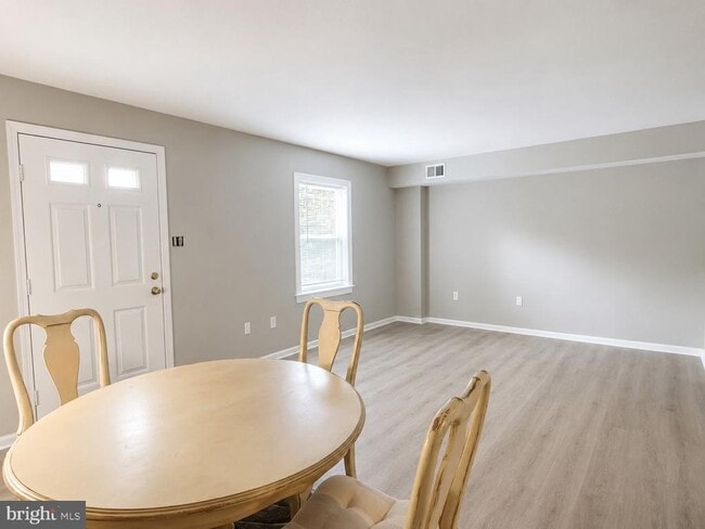 Building Photo - 10257 Arizona Cir
