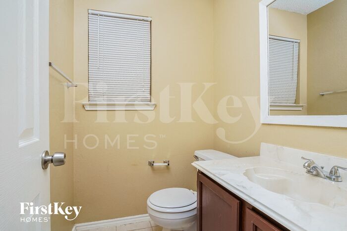Building Photo - 3934 Cochise Dr