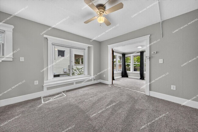 Building Photo - 2322 Fordham St