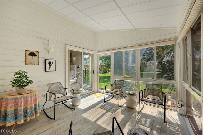 Building Photo - 14871 Crescent Cove Dr