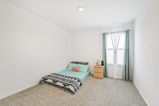 Building Photo - 14793 Hazel Br Dr