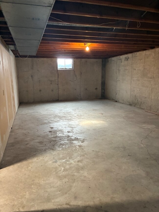 Building Photo - 3296 N 3300 E