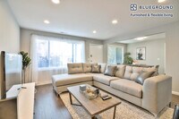 Building Photo - 725 San Simeon St