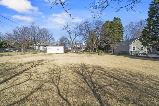 Building Photo - 21008 Catawba Ave