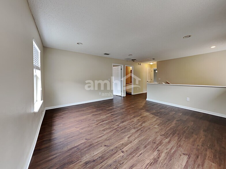 Building Photo - 9734 Hazel Lake Dr