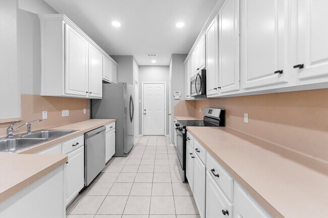 Building Photo - 16007 Sandy Path Ln