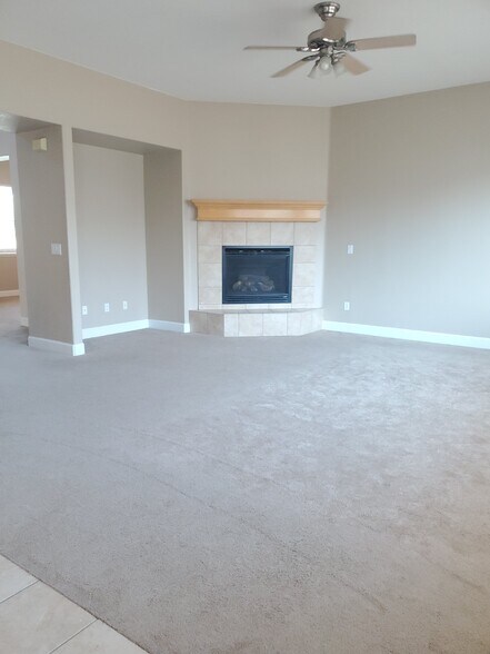 Building Photo - 1368 Night Heron St