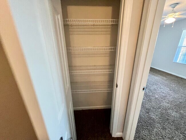 Building Photo - 707 Porter Ln