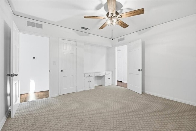 Building Photo - 6417 Darwood Ave