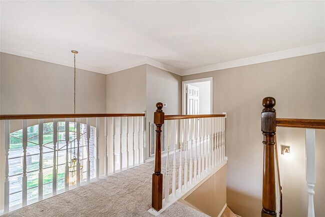 Building Photo - 8311 Mentmore Dr