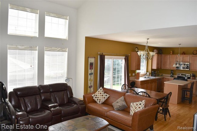 Building Photo - 7212 Tonnelle Ave