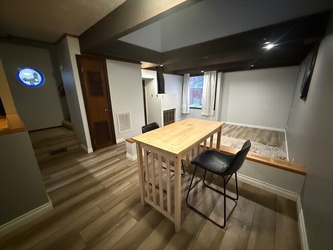 Building Photo - 2521 2nd Ave S