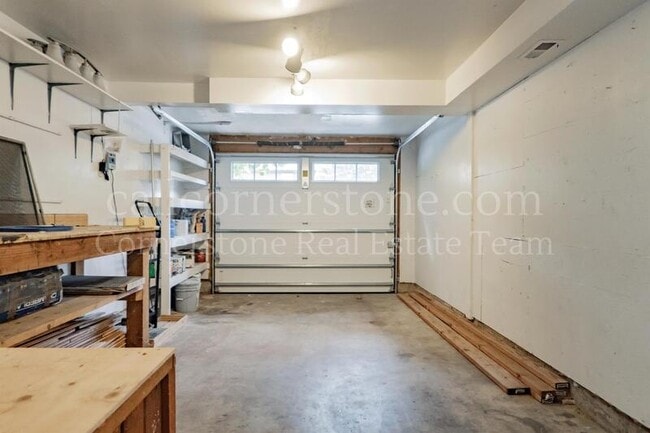 Building Photo - 3427 Clubheights Dr
