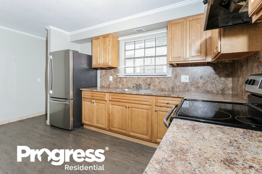 Building Photo - 1496 W 31st St