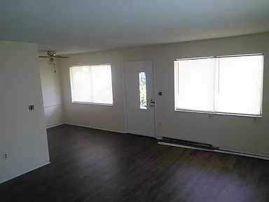 Building Photo - 1/2  Duplex - Large two bedroom with W/D hook up, Seminole FL
